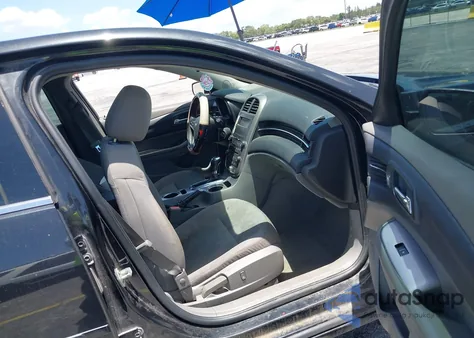 2015 Chevrolet Malibu Ls z USA, uszkodzony, nr VIN 1G11B5SL9FF169757